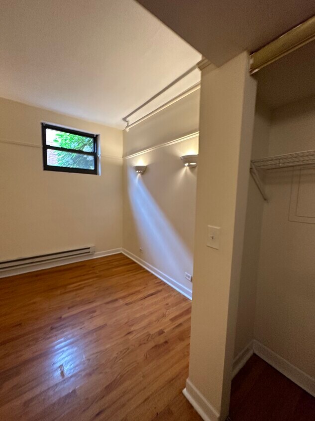 Foto principal - 3451 N Sheffield Ave