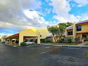Building Photo - 8805 Lateen Ln