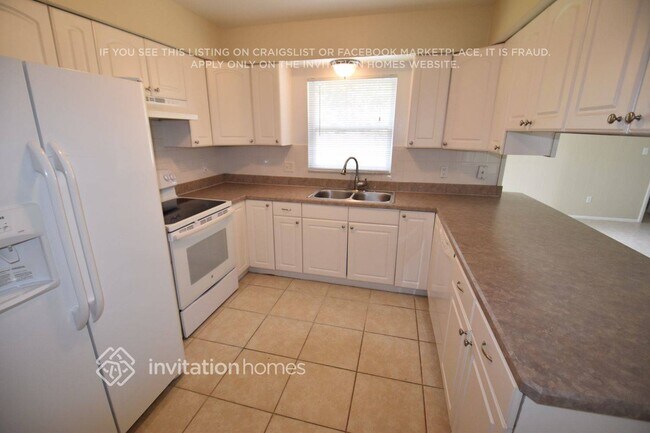 Building Photo - 5025 Tangerine Way