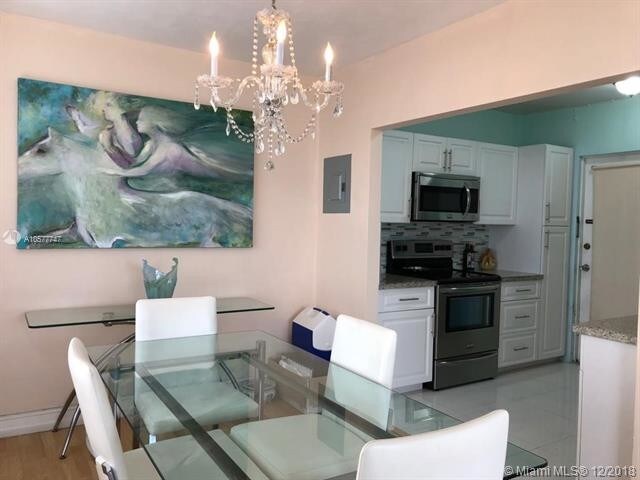 Foto del edificio - 7800 Carlyle Ave