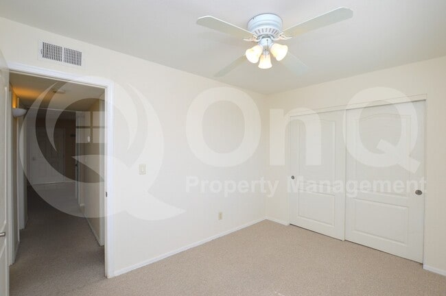 Photo - 303 N Miller Rd House