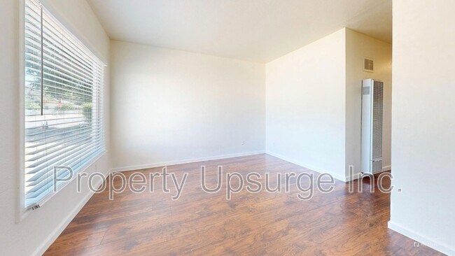 Foto del edificio - 2063 Park Ave