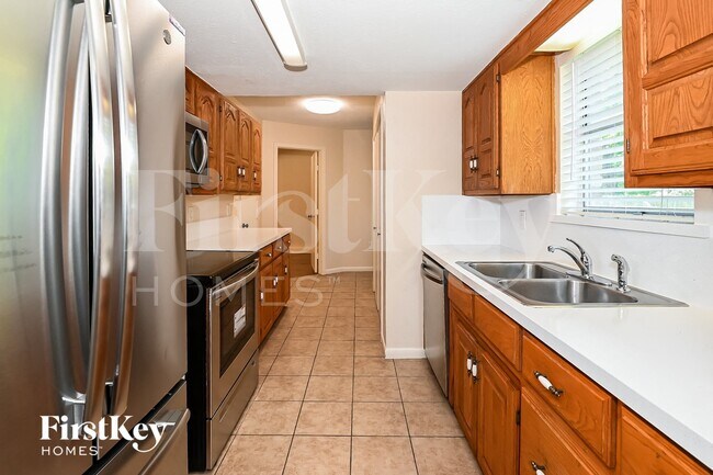 Building Photo - 3002 Harlan Dr