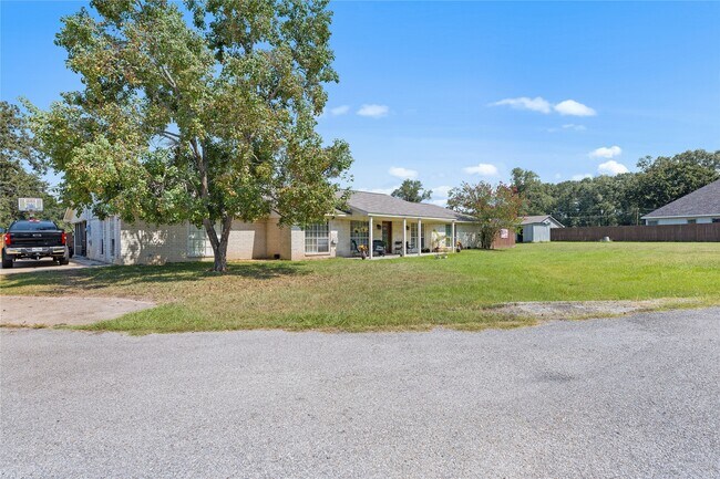 Building Photo - 22831 Fritz Ln