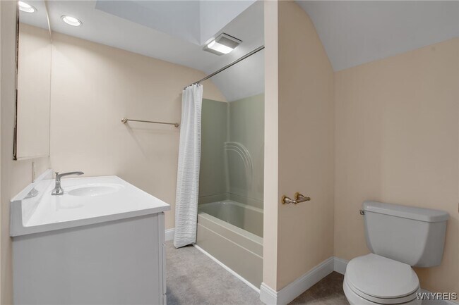 Foto del edificio - 21 Waverly Ave