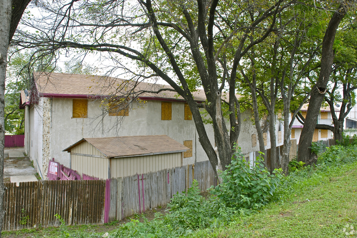 Building Photo - South Cliff Apartments