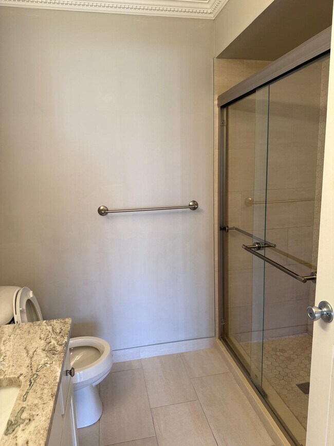 Baño principal - 5560 Pine Aires Dr
