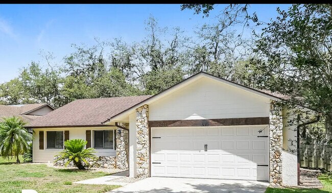 Building Photo - 2427 Canterclub Trail