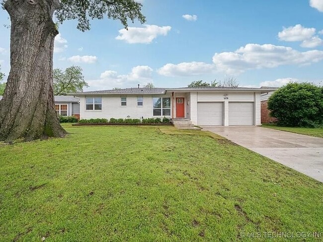 Building Photo - 1638 E 55th Pl