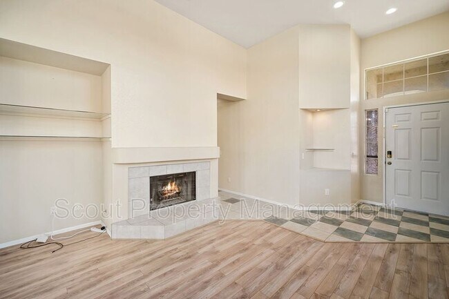 Foto del edificio - 40144 Valeriana Ct