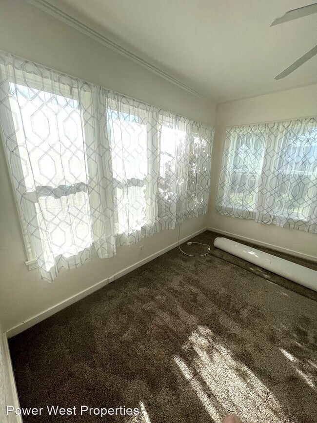 Foto del edificio - 3 br, 1 bath House - 9742 Jones Ave
