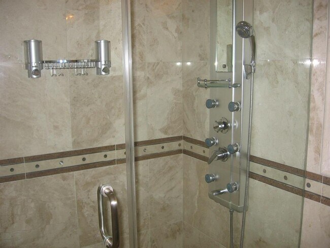 Foto del edificio - 18128 Clear Brook Cir