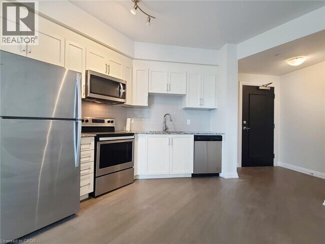 Photo du bâtiment - 155 Caroline St S