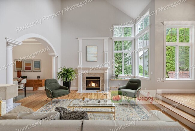 Foto del edificio - Like-New and HUGE 5-Bedroom Home in Prime Bellevue Location!!