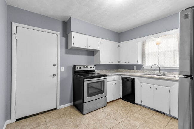 Kitchen - 1625 E Nora St