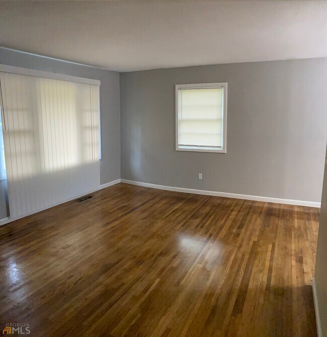 Foto del edificio - 3615 Adkins Rd NW