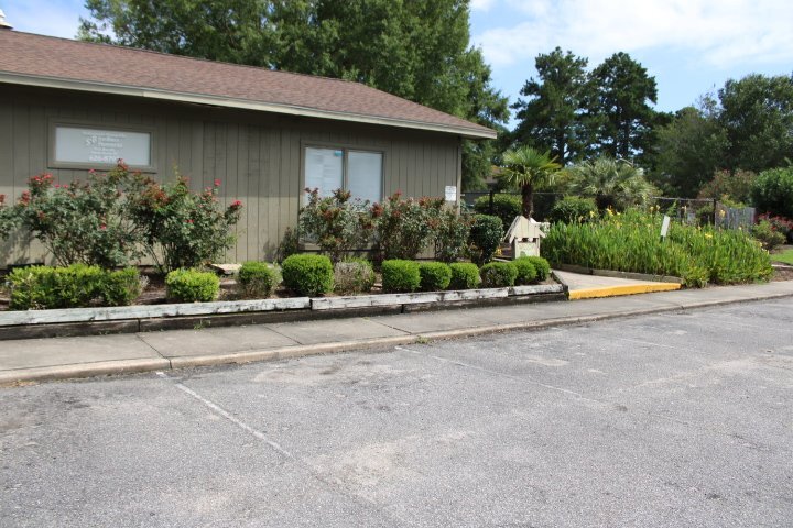 Building Photo - 2000 Greens Blvd