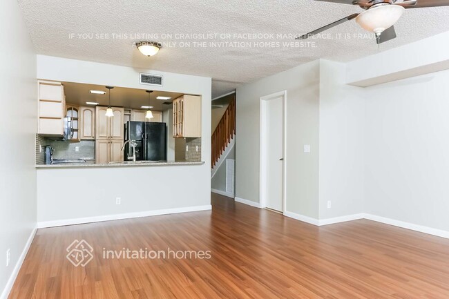 Foto del edificio - 4430 SW 70th Terrace