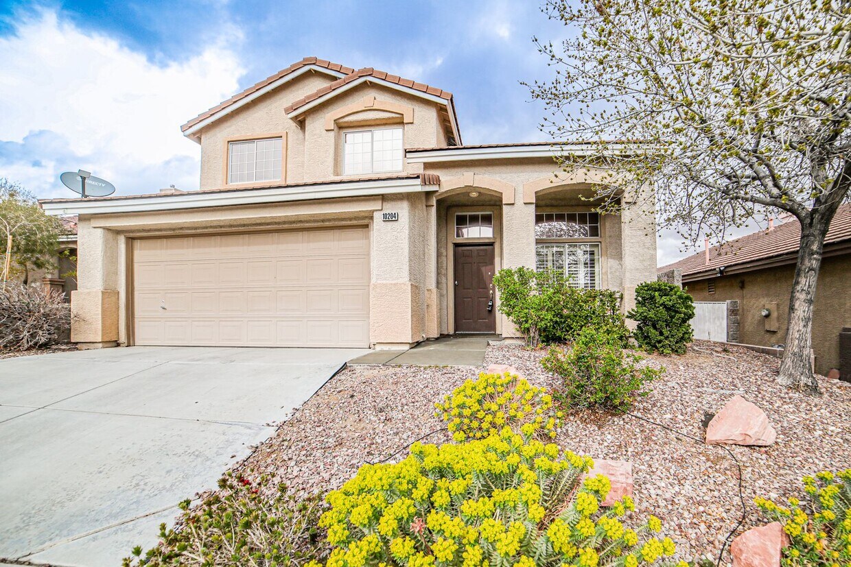 Foto principal - BEAUTIFUL 3 BD HOME LOCATED IN THE HEART O...