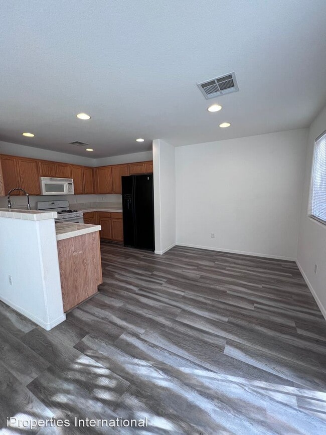 Building Photo - 3 br, 2.5 bath House - 5969 Ambleshire Ave