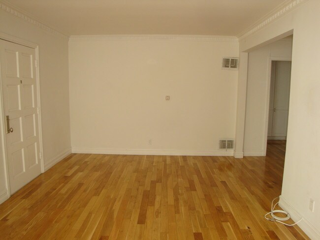 Foto del edificio - 1538 N Hayworth Ave