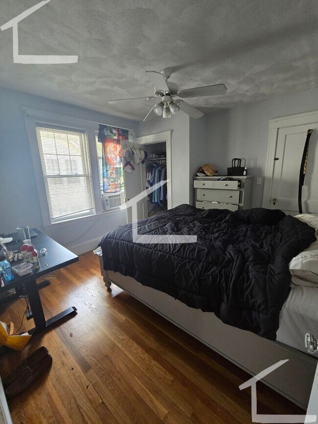 Building Photo - NICE BRIGHTON THREE BED!!!!!!!!