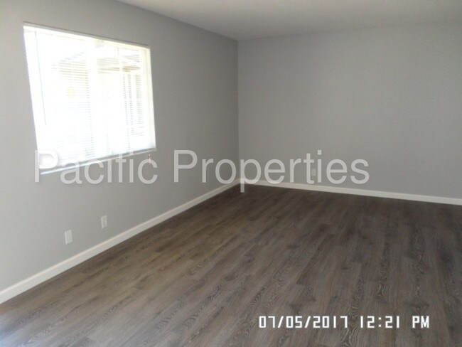 Foto del edificio - 2425 Kenton Ct