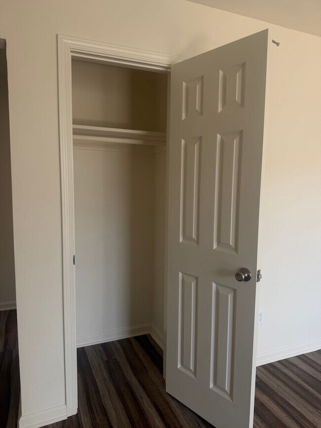 Foto del edificio - 2 Bedroom 1 Bath Duplex for Rent