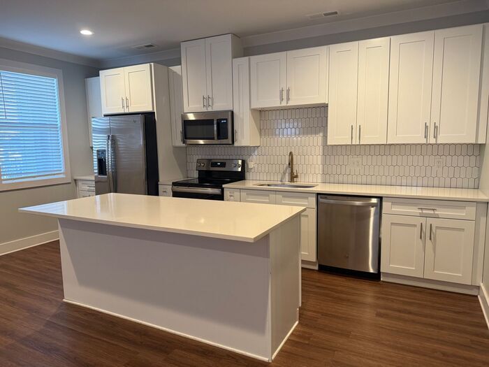 Modern 2 Bedroom Condo in the Heart of Melrose - Modern 2 Bedroom Condo in the Heart of Melrose