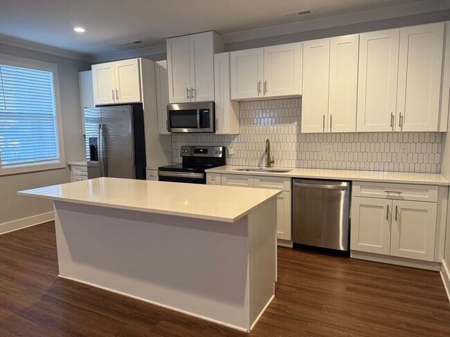 Modern 2 Bedroom Condo in the Heart of Melrose - Modern 2 Bedroom Condo in the Heart of Melrose