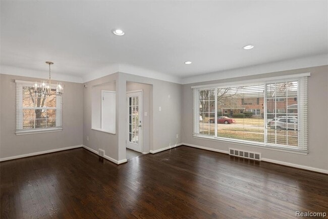 Building Photo - 3221 Shenandoah Dr