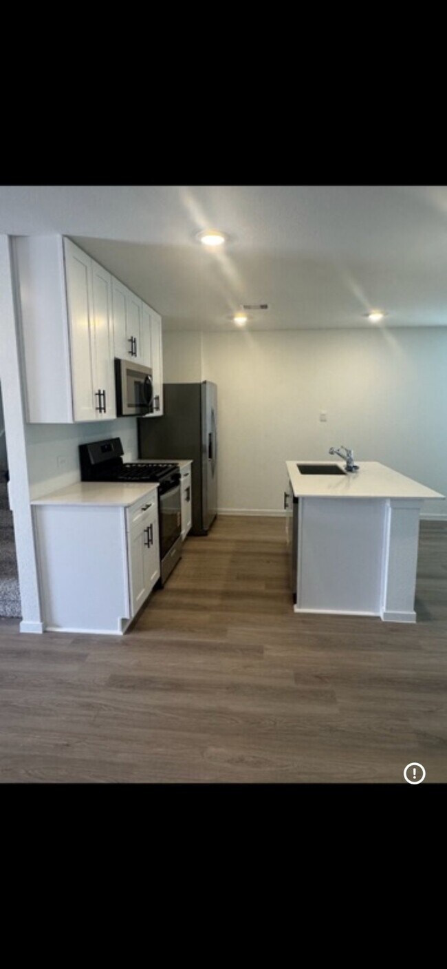 Foto del edificio - 3060 Nori Shores Dr