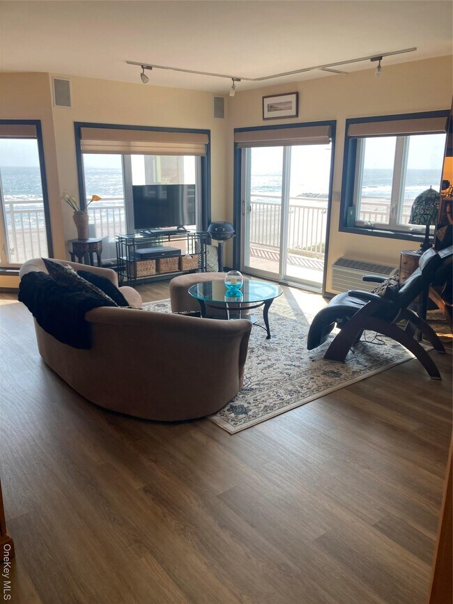 Foto del edificio - 780 W Broadway