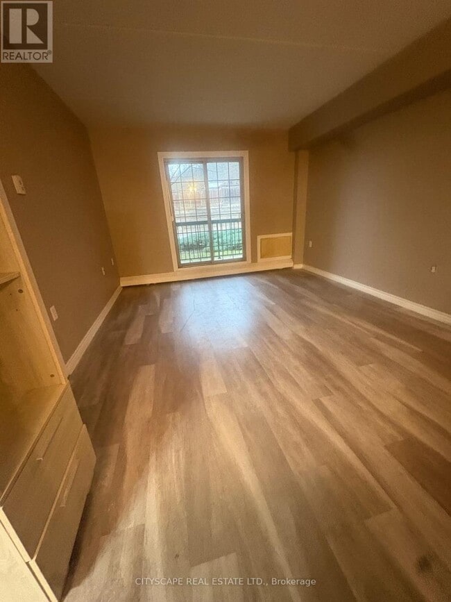 Photo du bâtiment - 24 Harris Ave