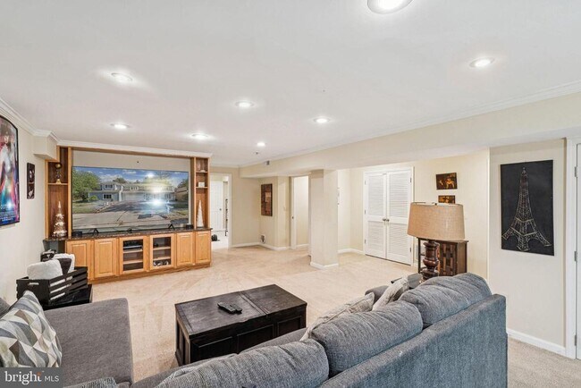 Building Photo - 47660 Pennrun Way