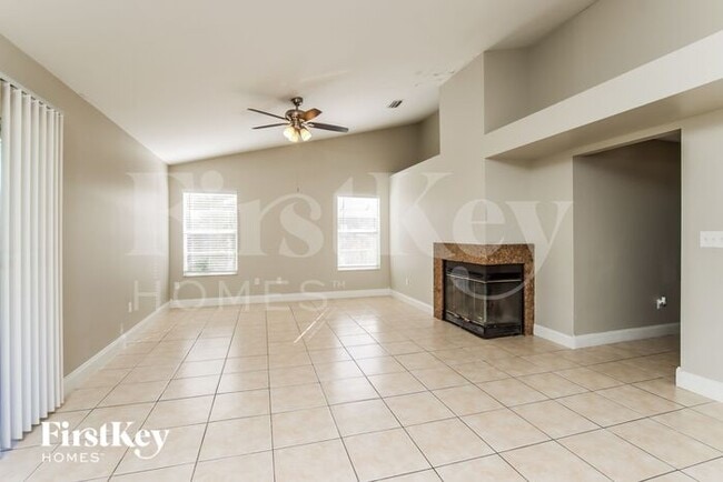 Foto del edificio - 751 Becker Ave NE