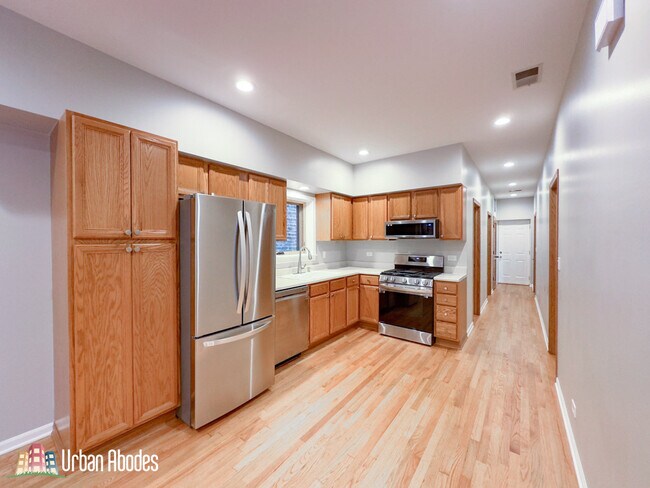 Building Photo - 1426 N Bosworth Ave
