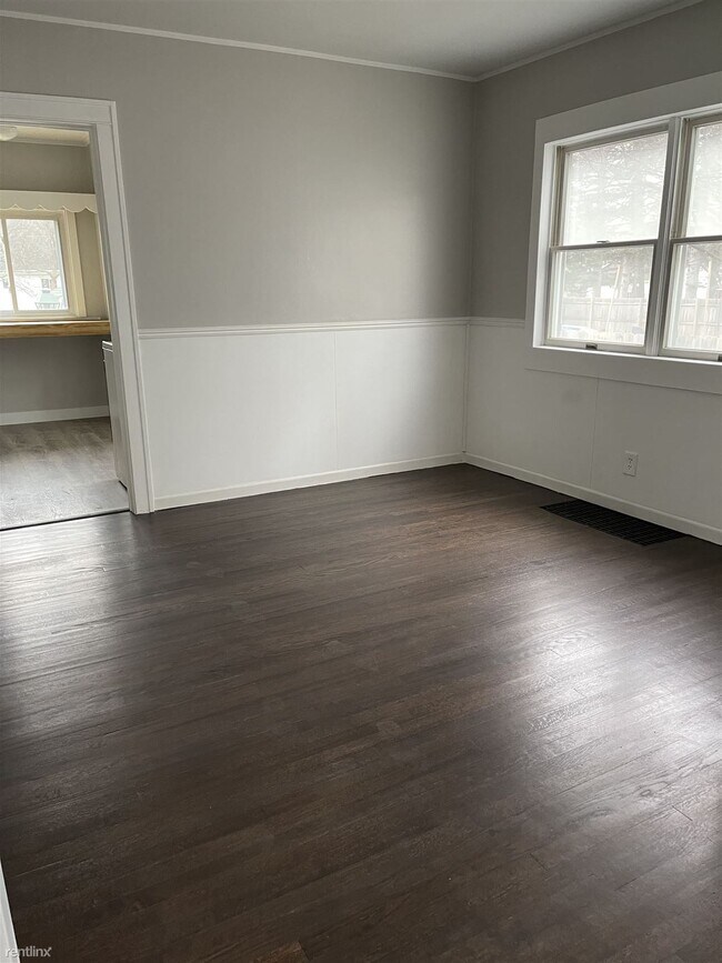 Building Photo - 4 br, 1 bath House - 255 Lockwood St