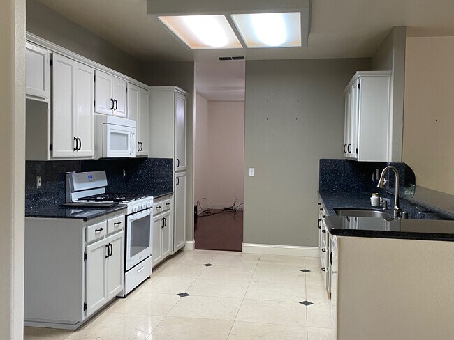 Foto del edificio - 1727 Wingfoot Dr