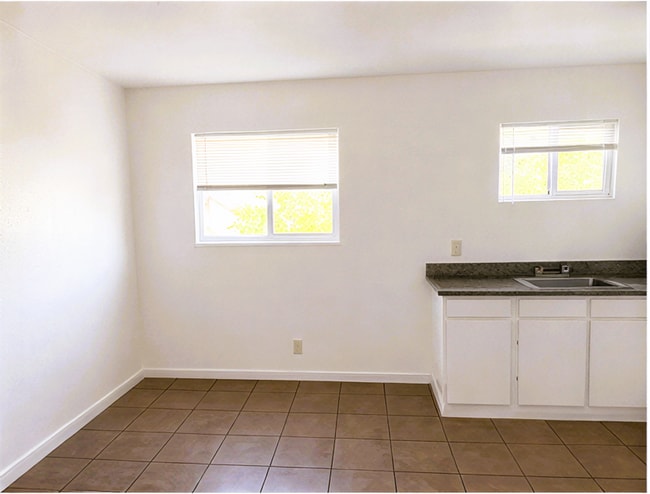 Building Photo - 151 Catron Dr