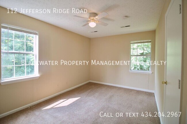 Foto del edificio - 112 Jefferson Ridge Rd