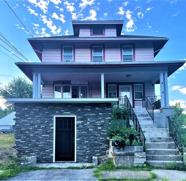 7 Henderson St Unit 1st Floor, Poughkeepsie, NY 12601 Apartments in Poughkeepsie, NY