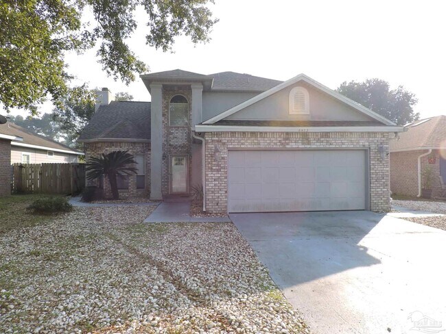Foto del edificio - 6423 Lake Charlene Ln