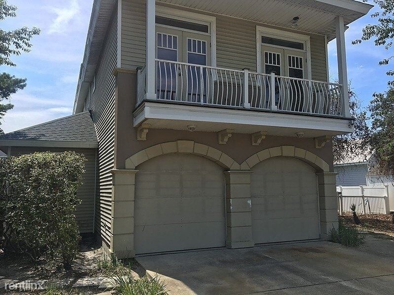 Primary Photo - 4 br, 3 bath House - 4456 Luke Avenue