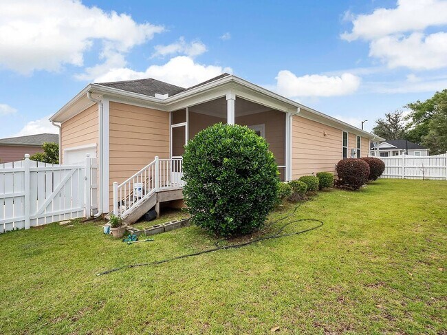 Foto del edificio - 3025 Four Oaks Blvd