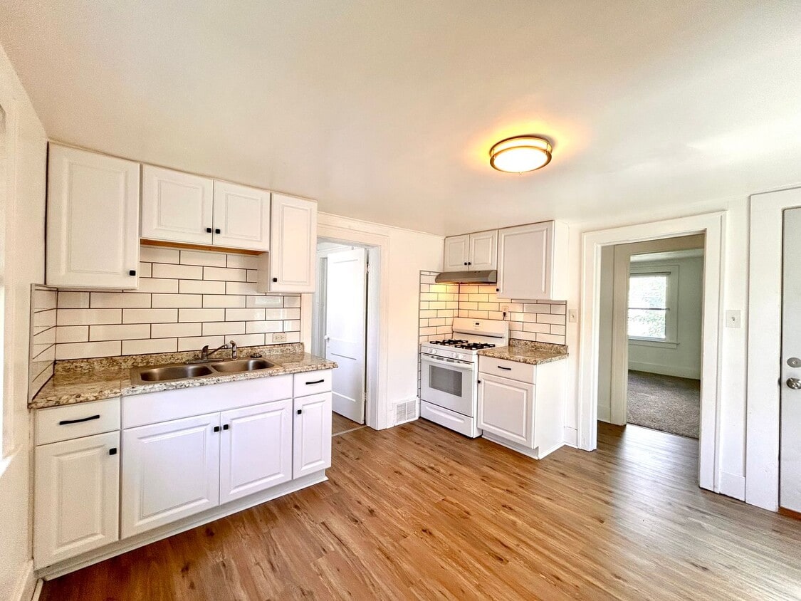 Foto principal - 1063 Ireland Ave