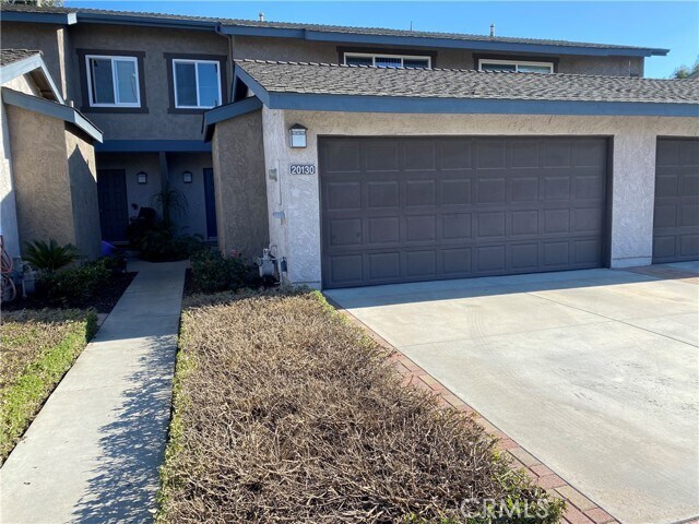 Foto principal - 20130 Village Green Dr