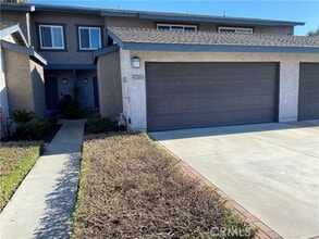 Building Photo - 20130 Village Green Dr