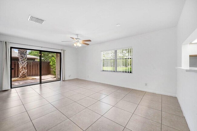 Foto del edificio - 16422 Straw Way