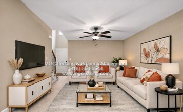 Building Photo - 2110 Hickoryleaf Ln